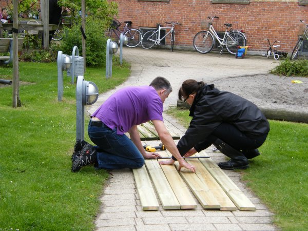 rep af borde til gården